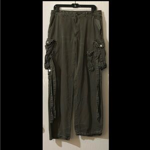 Men's MNML Cargo Pants Olive Green
